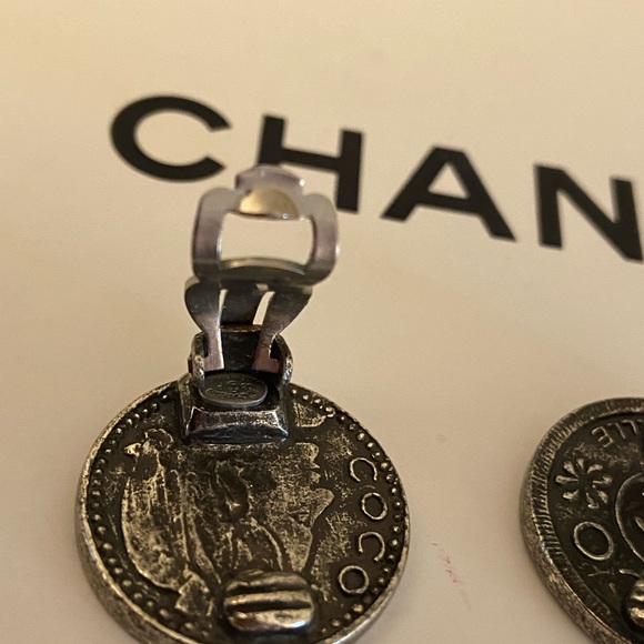 Chanel earrings RARE - Picture 5 of 6